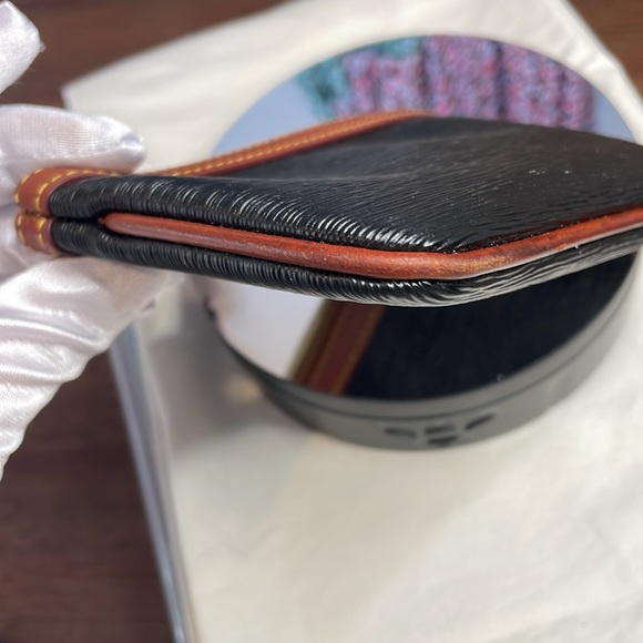 Dooney and Bourke Leather Coin Purse ☆authentic ☆Like new!! - Picture 3 of 6